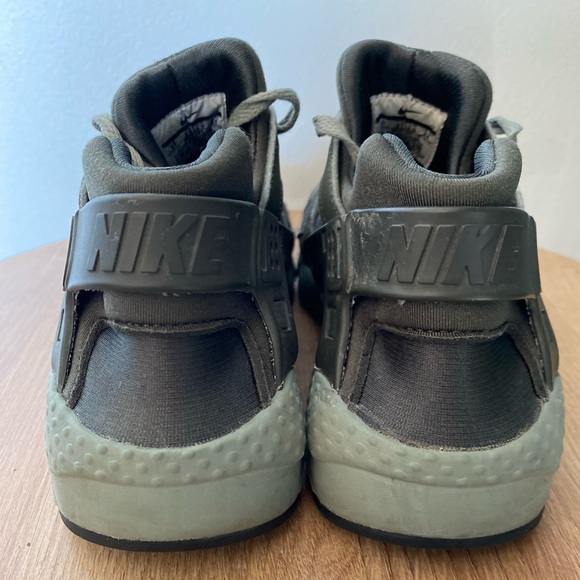 Boys green size 6 Nike Huraches - Picture 3 of 4